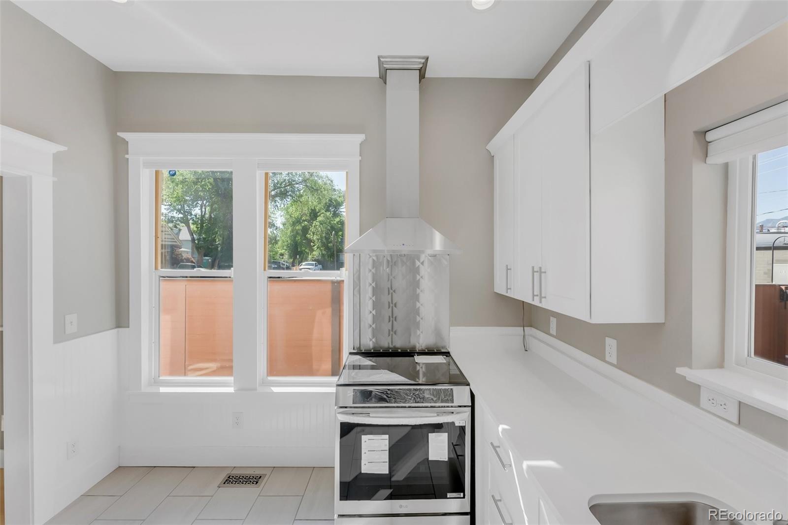 MLS Image #16 for 2323 w pikes peak avenue,colorado springs, Colorado