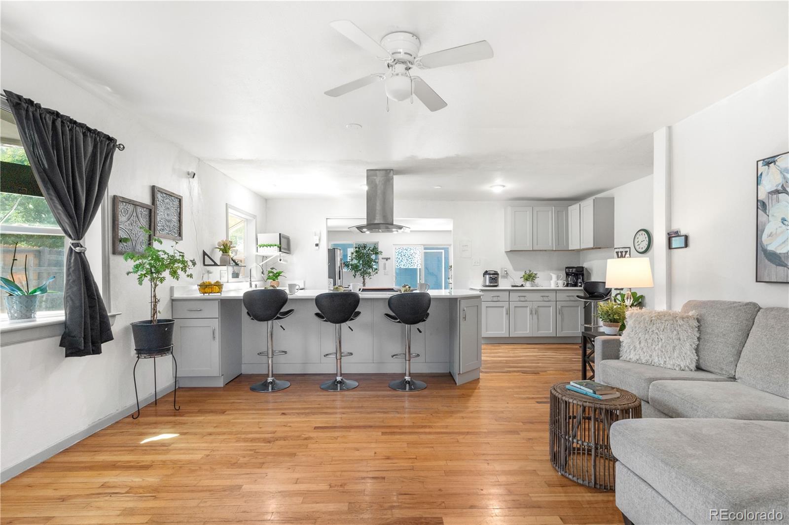 MLS Image #10 for 935 s pecos way,denver, Colorado