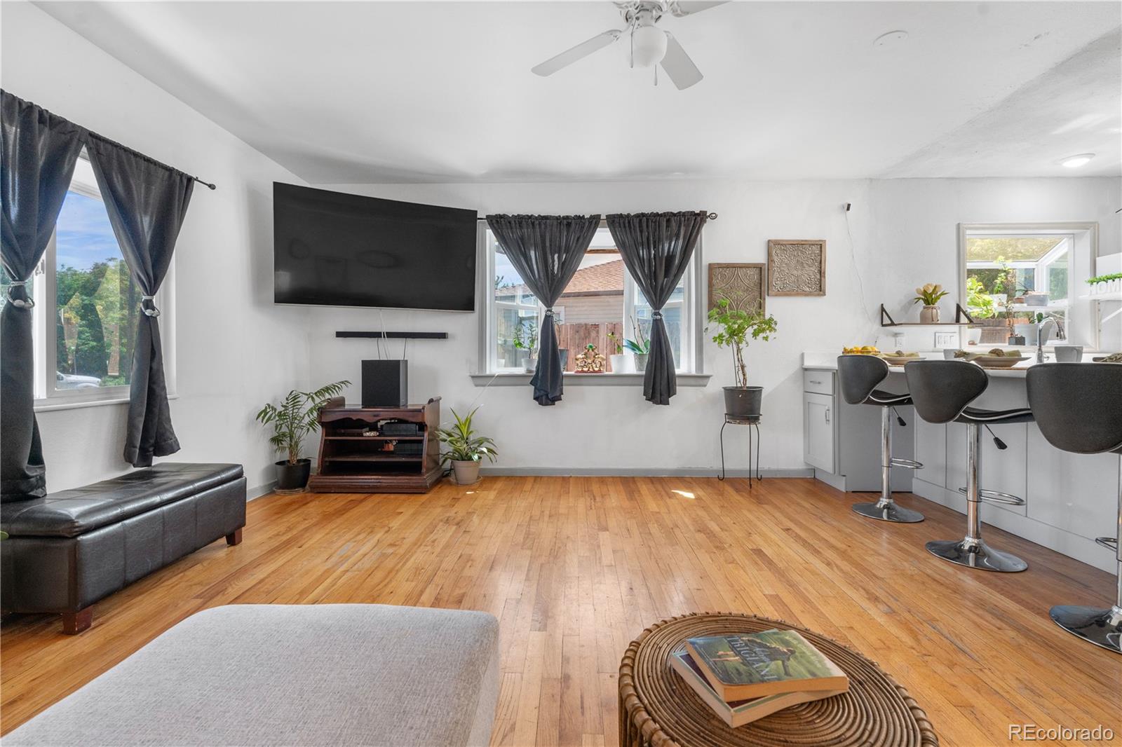 MLS Image #12 for 935 s pecos way,denver, Colorado