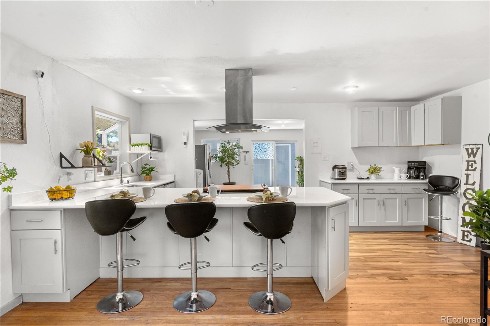 MLS Image #14 for 935 s pecos way,denver, Colorado