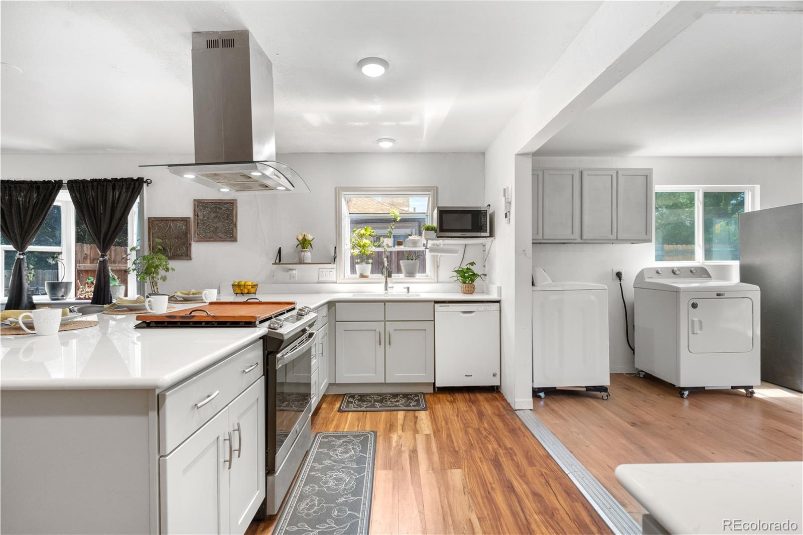 MLS Image #17 for 935 s pecos way,denver, Colorado