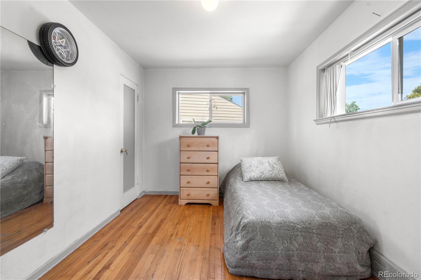 MLS Image #22 for 935 s pecos way,denver, Colorado