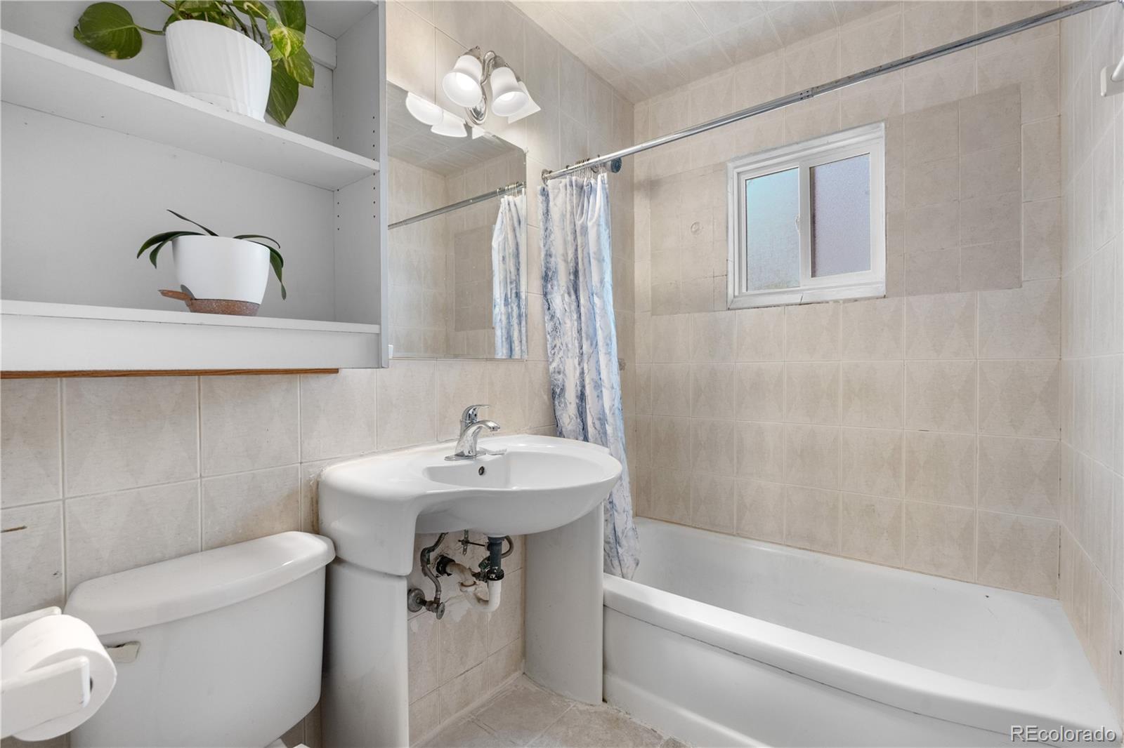 MLS Image #25 for 935 s pecos way,denver, Colorado