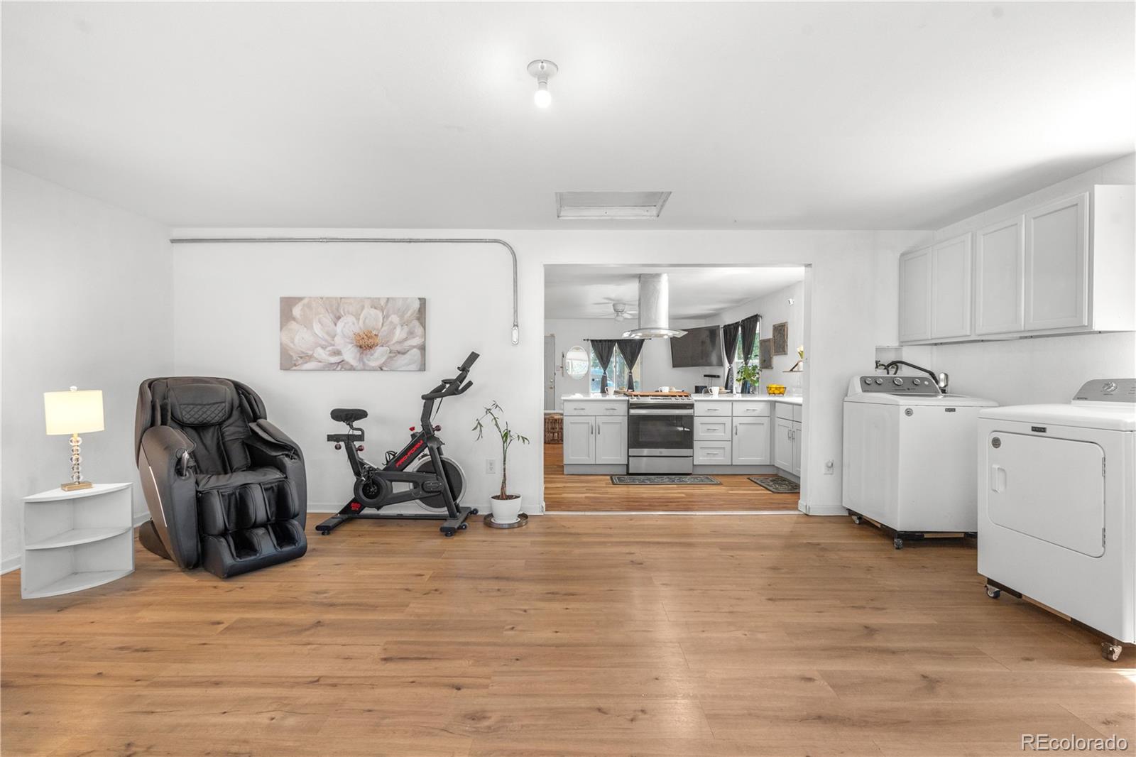 MLS Image #30 for 935 s pecos way,denver, Colorado