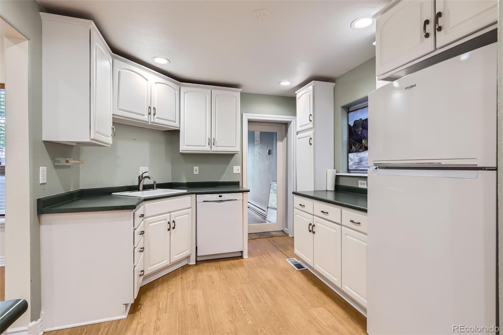 MLS Image #9 for 165 s ogden street,denver, Colorado