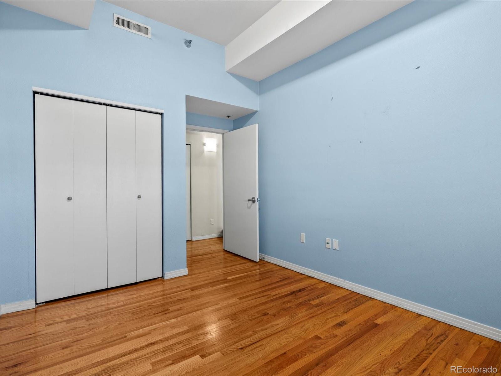 MLS Image #11 for 225 n lincoln street 4,denver, Colorado
