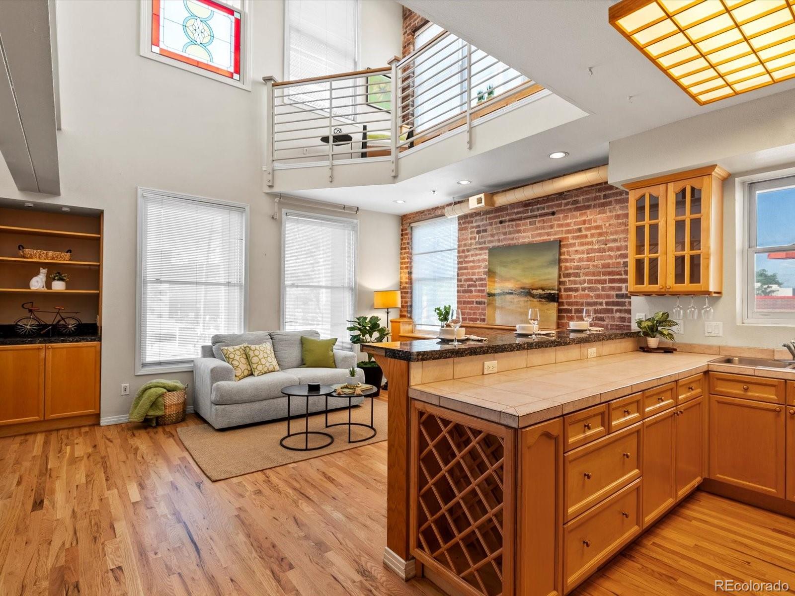MLS Image #2 for 225 n lincoln street 4,denver, Colorado