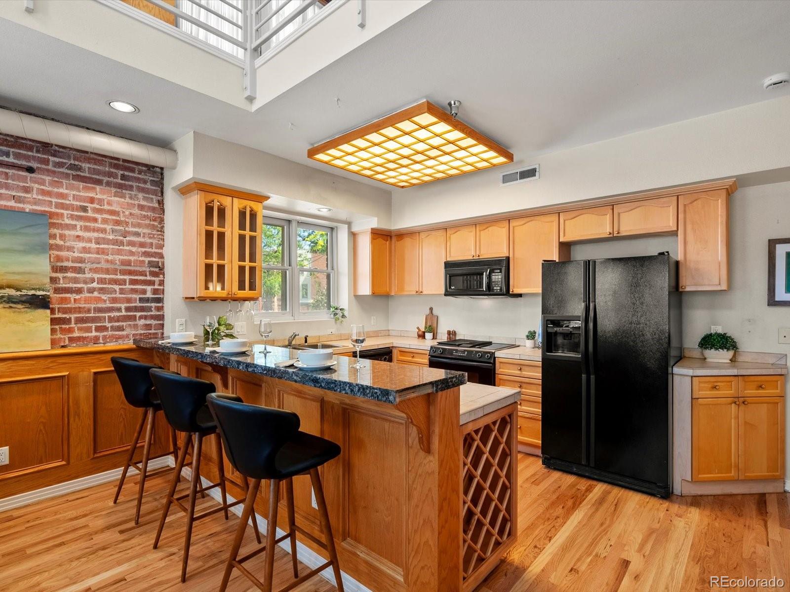 MLS Image #6 for 225 n lincoln street 4,denver, Colorado