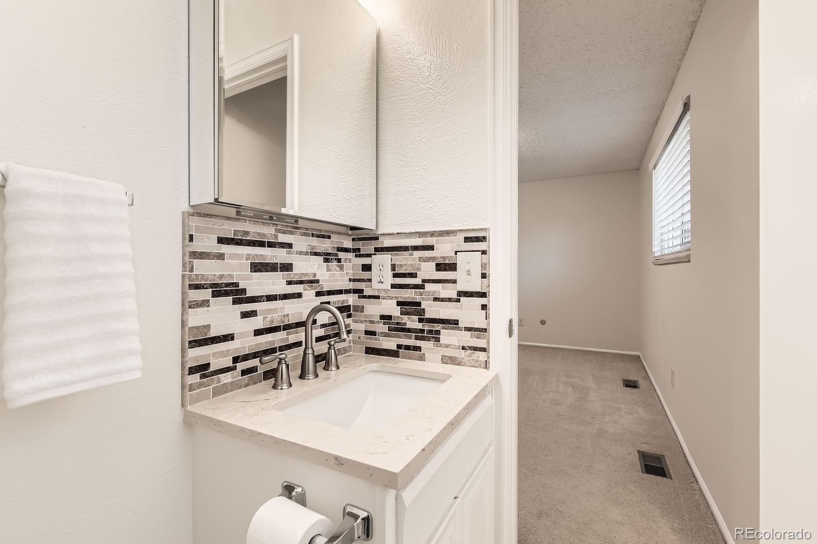 MLS Image #17 for 6348 s independence street,littleton, Colorado