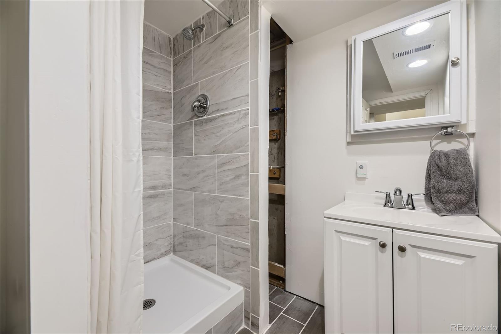 MLS Image #18 for 15649 e 7th circle,aurora, Colorado