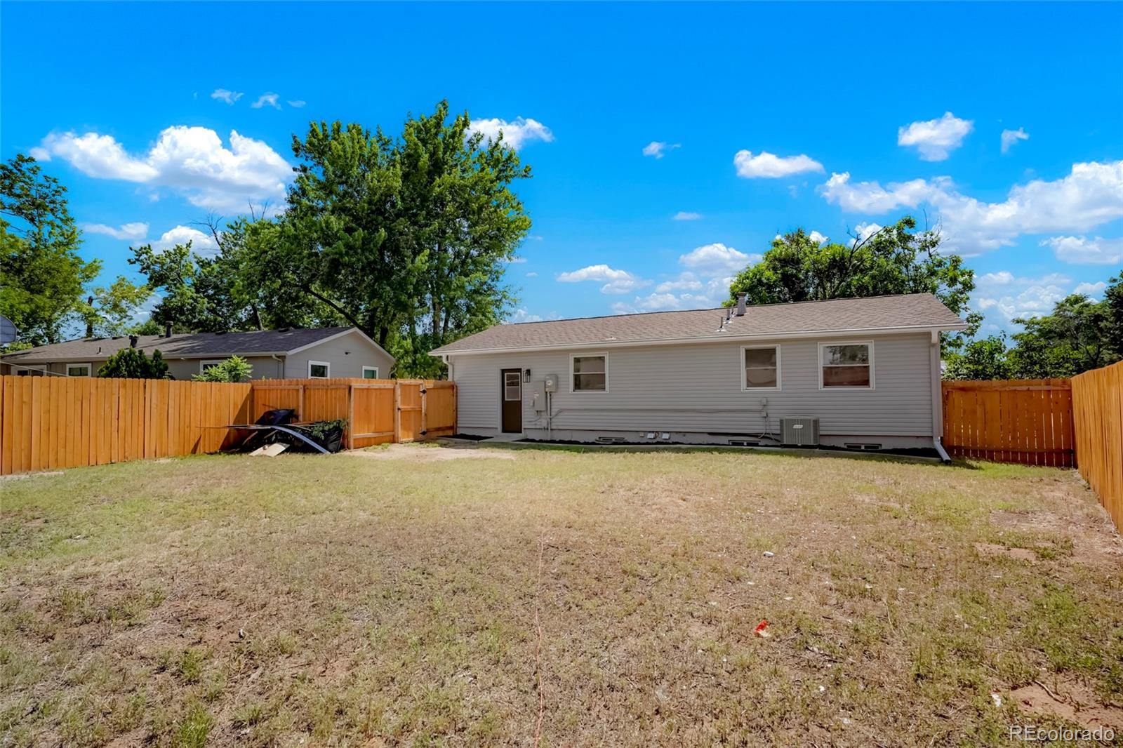 MLS Image #16 for 5554  crystal way,denver, Colorado