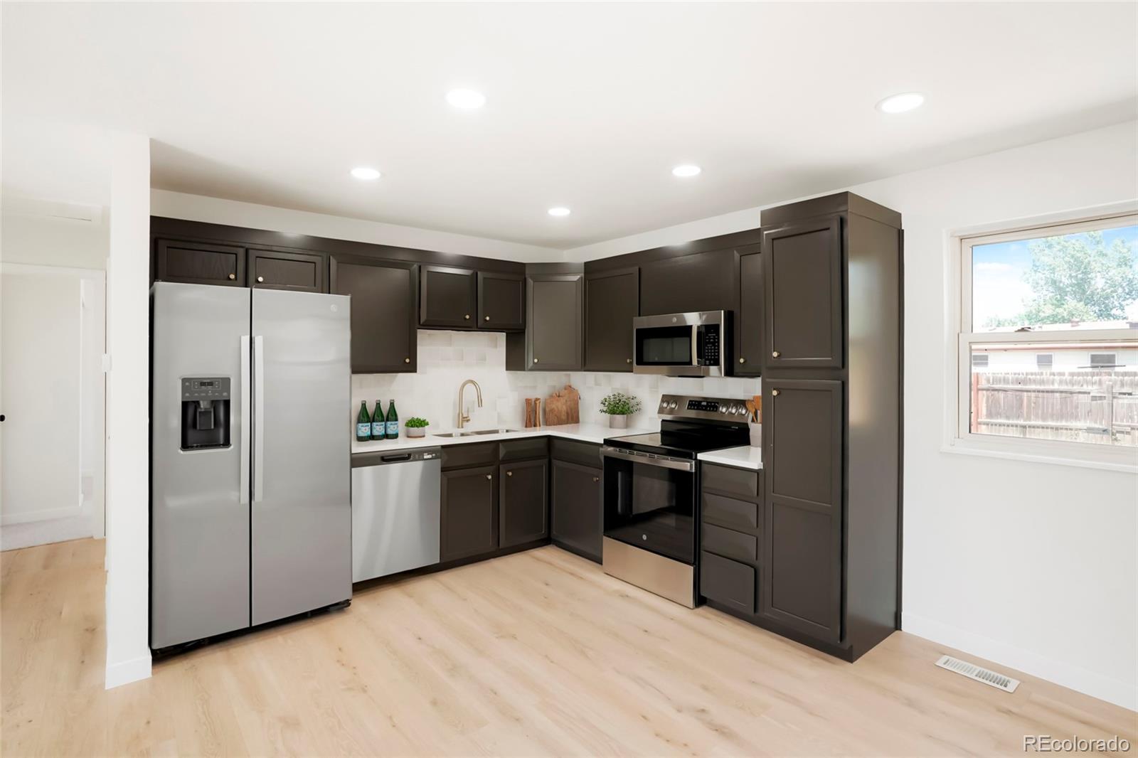 MLS Image #5 for 5554  crystal way,denver, Colorado