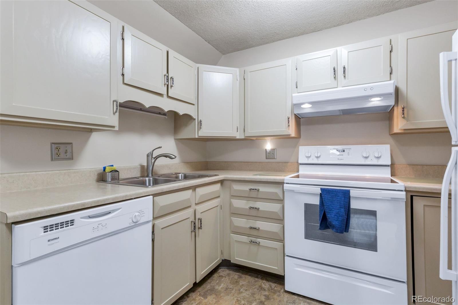 MLS Image #2 for 13606 e bates avenue 102,aurora, Colorado