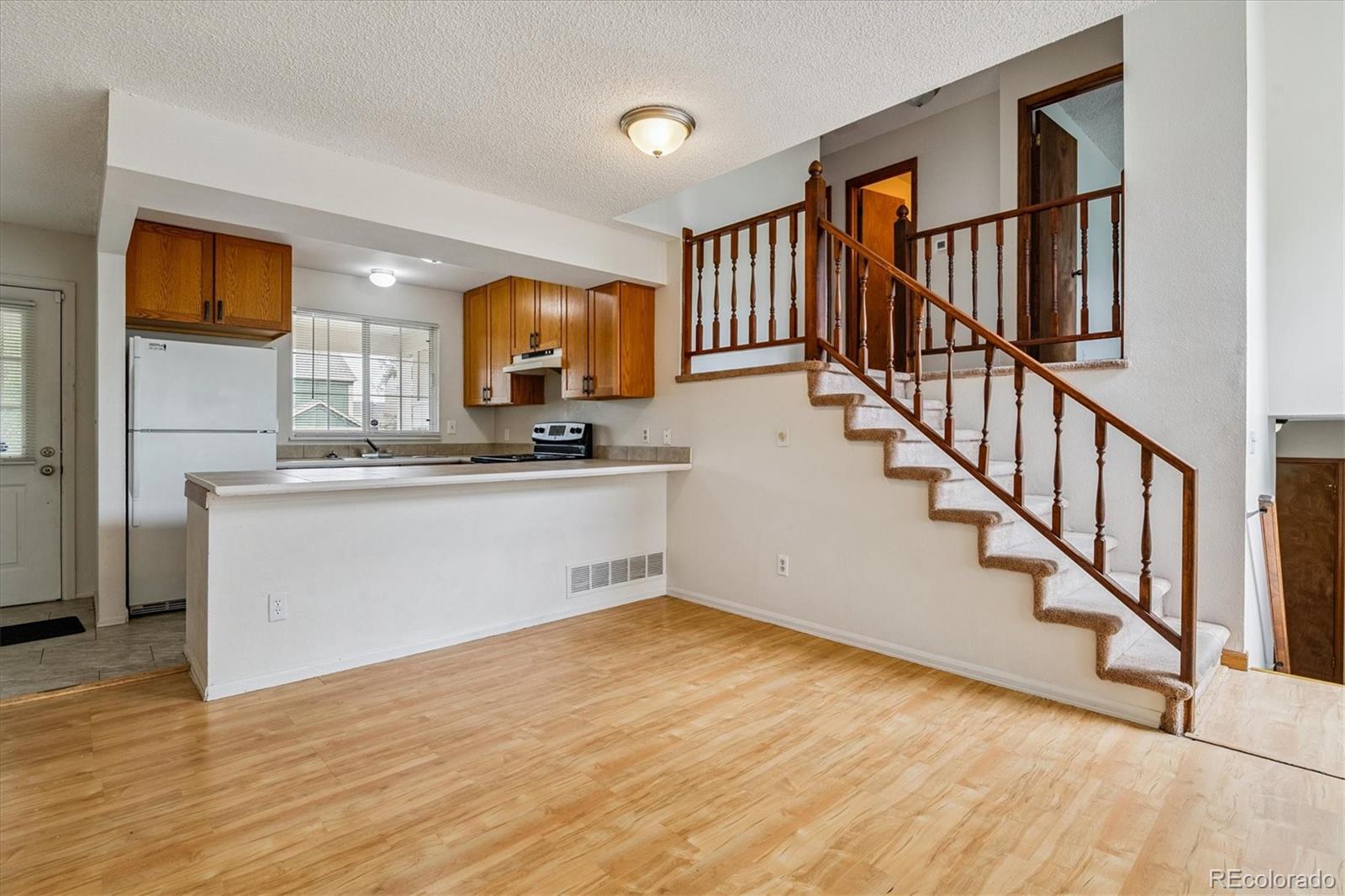 MLS Image #6 for 21052 e 45th avenue,denver, Colorado