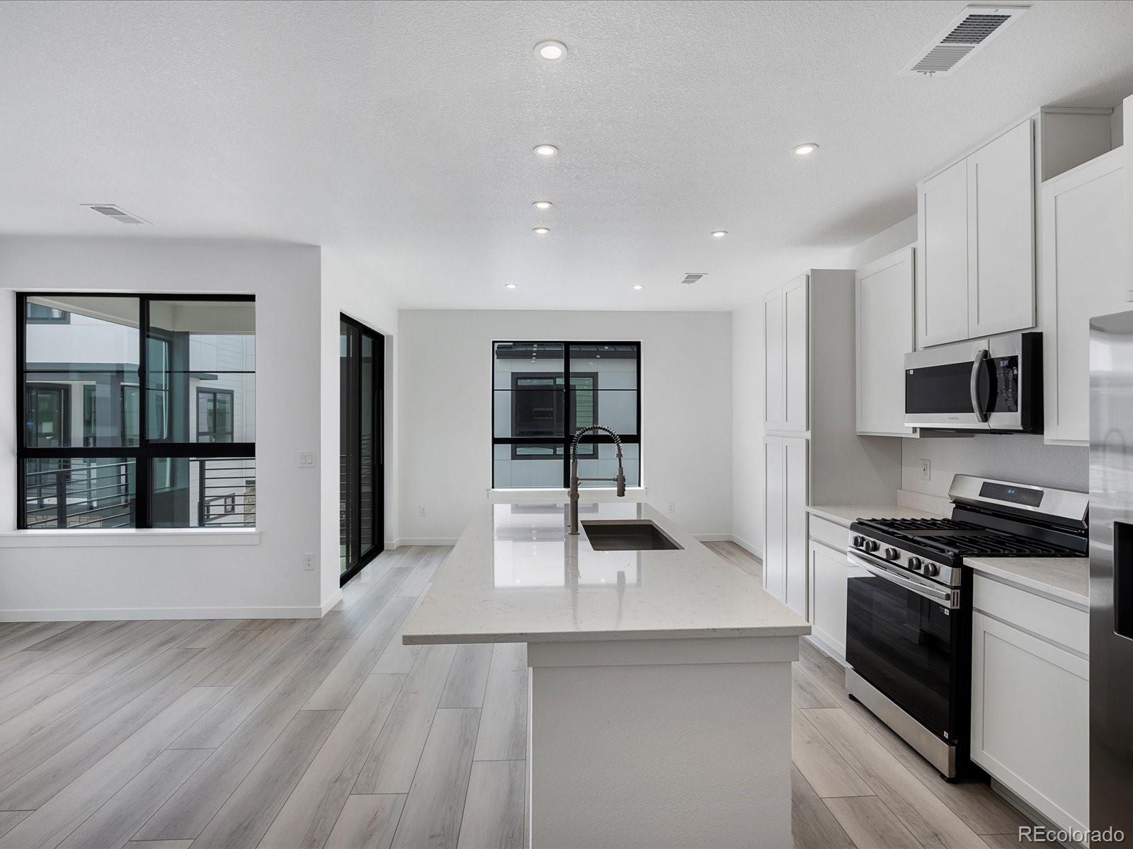 MLS Image #4 for 2032 s holly street,denver, Colorado