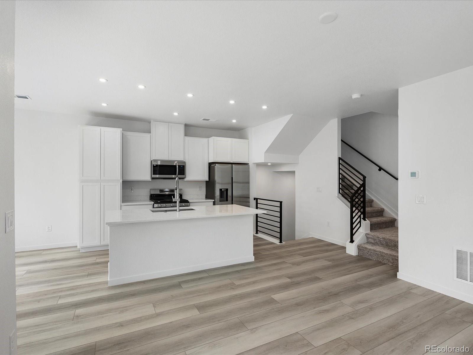 MLS Image #8 for 2032 s holly street,denver, Colorado