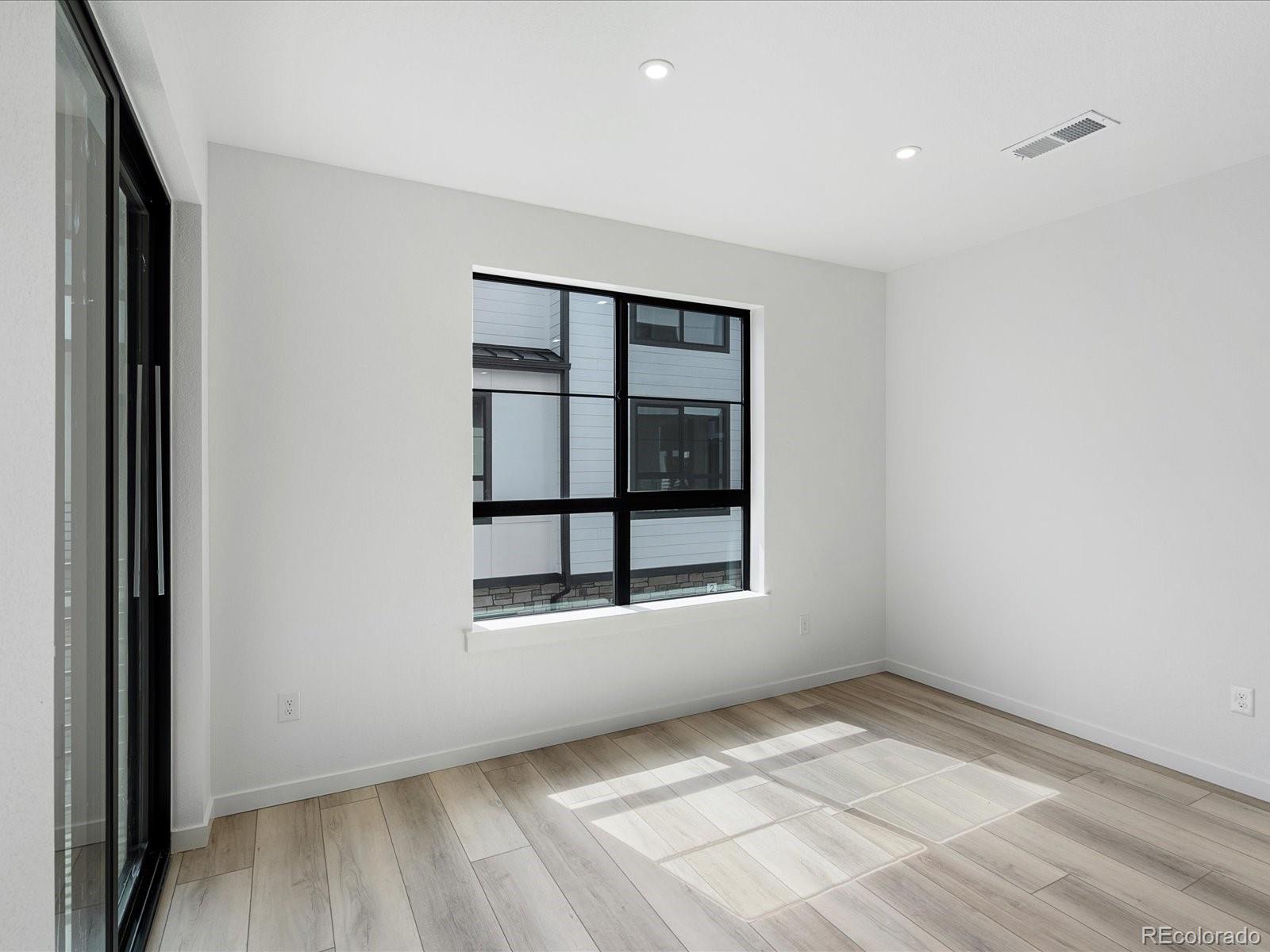 MLS Image #9 for 2032 s holly street,denver, Colorado