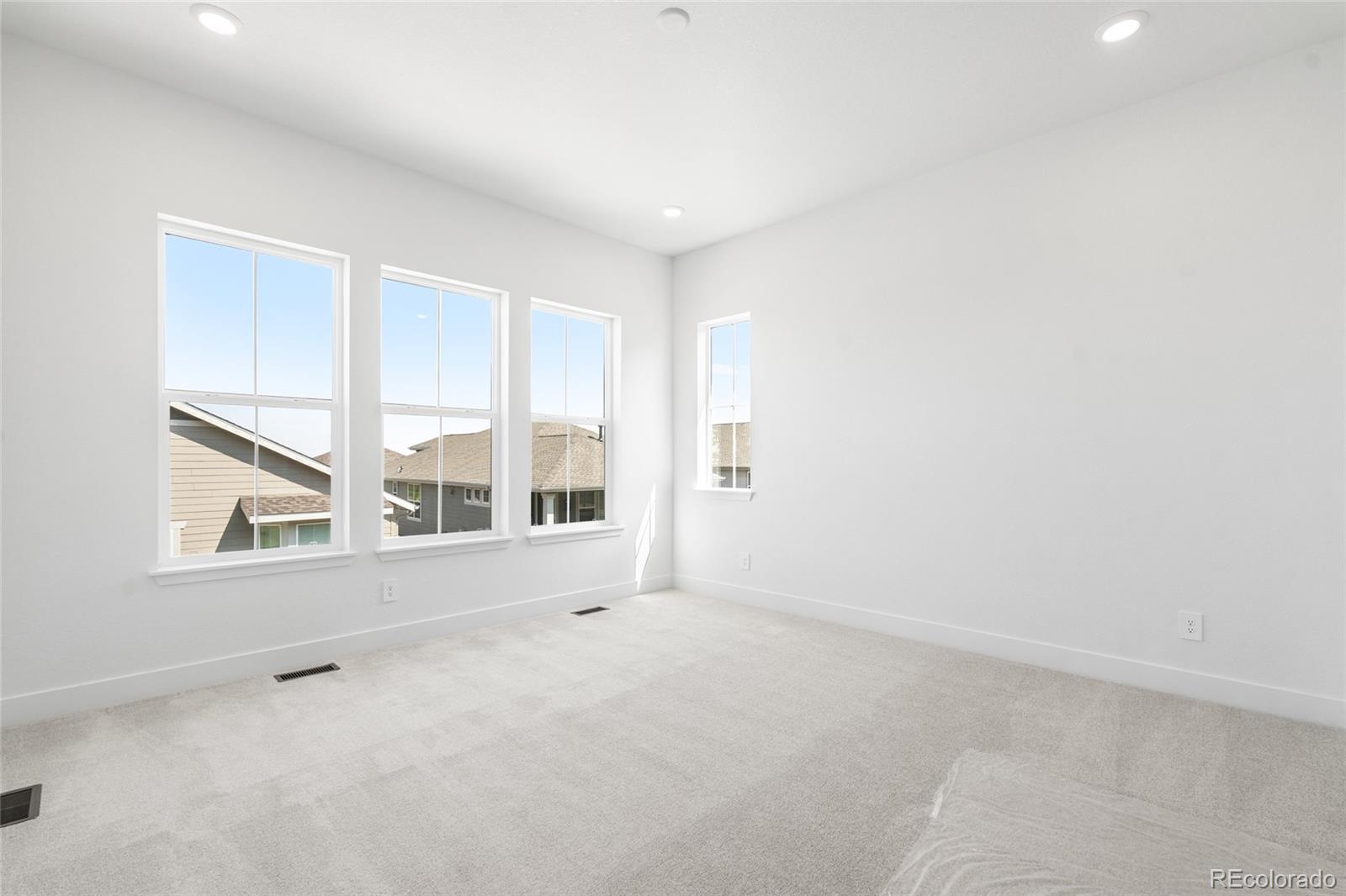 MLS Image #10 for 8664 s quemoy street,aurora, Colorado