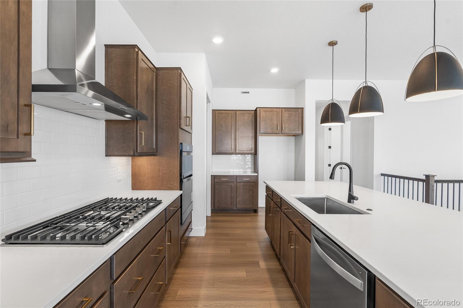 MLS Image #3 for 8664 s quemoy street,aurora, Colorado