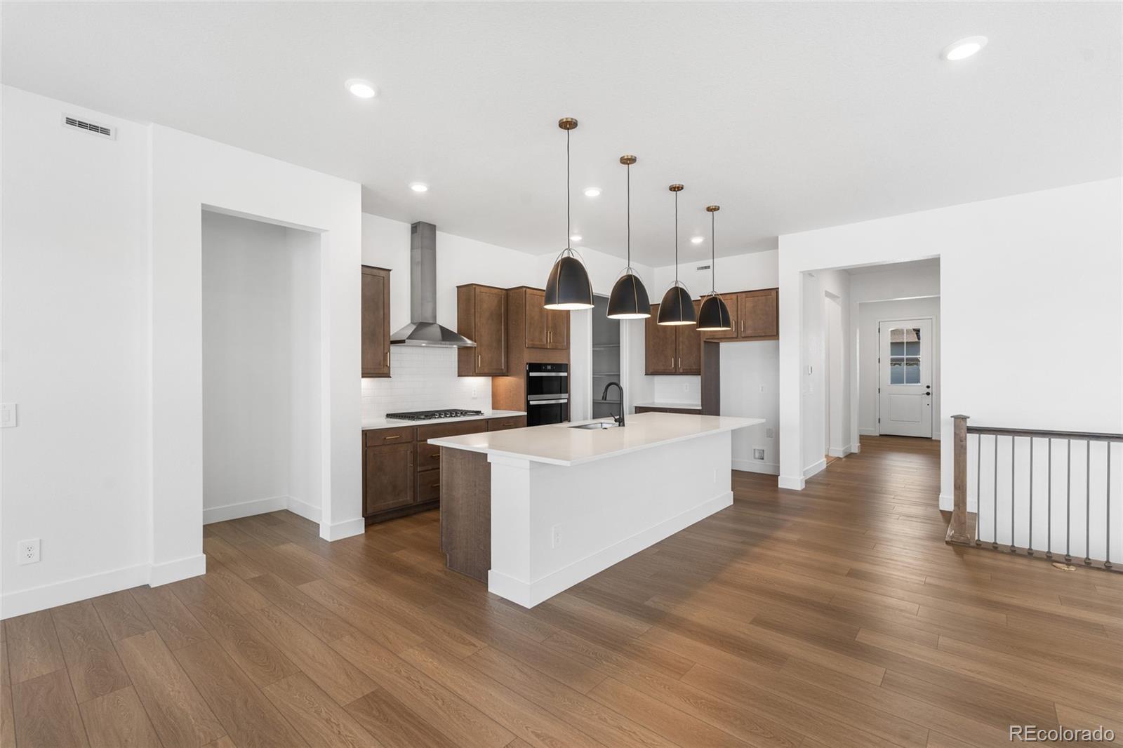 MLS Image #4 for 8664 s quemoy street,aurora, Colorado