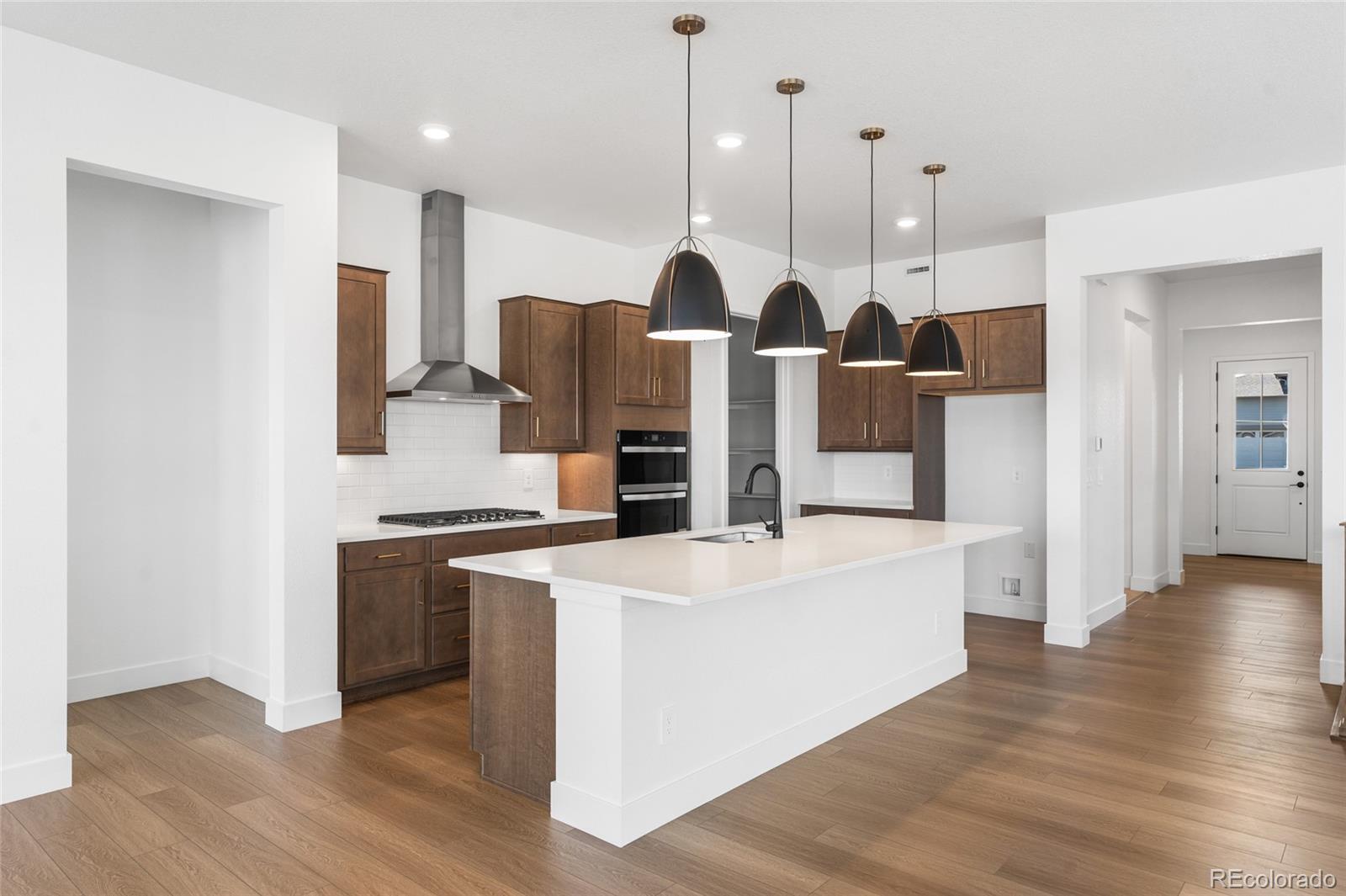 MLS Image #5 for 8664 s quemoy street,aurora, Colorado