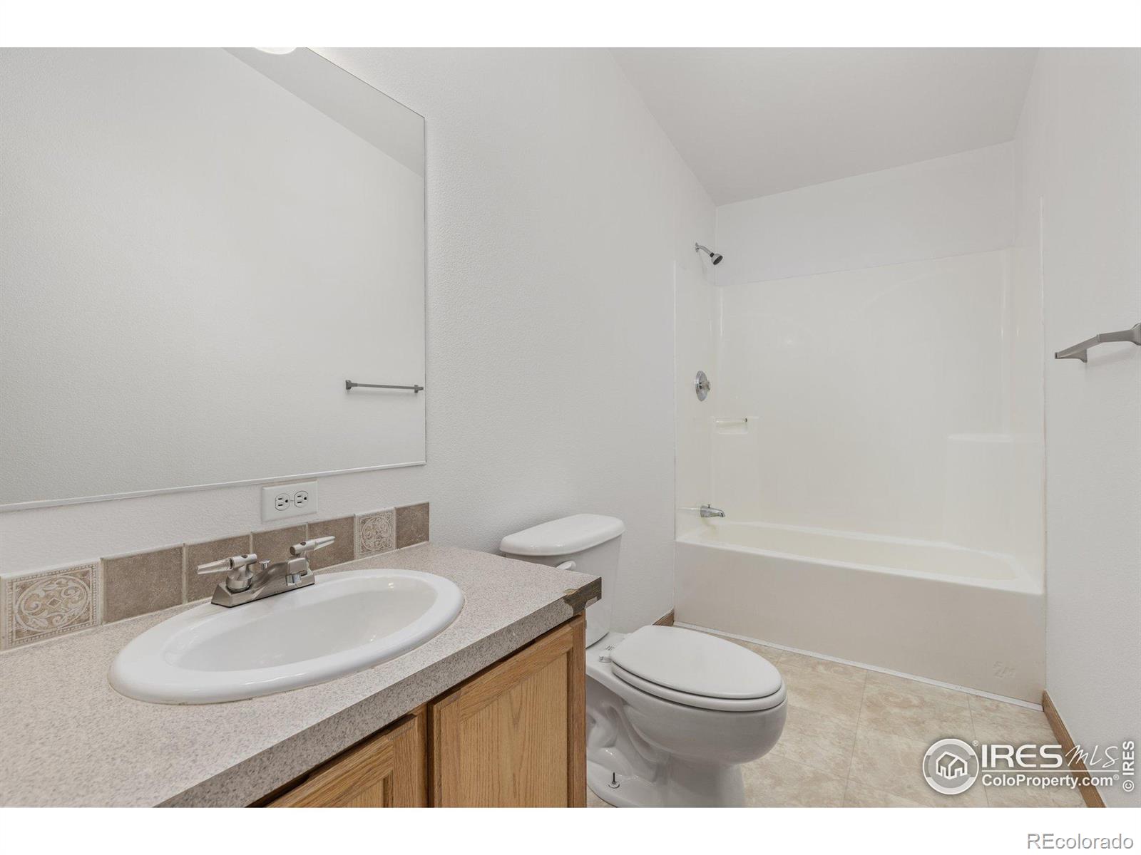 MLS Image #13 for 483 s carriage drive,milliken, Colorado