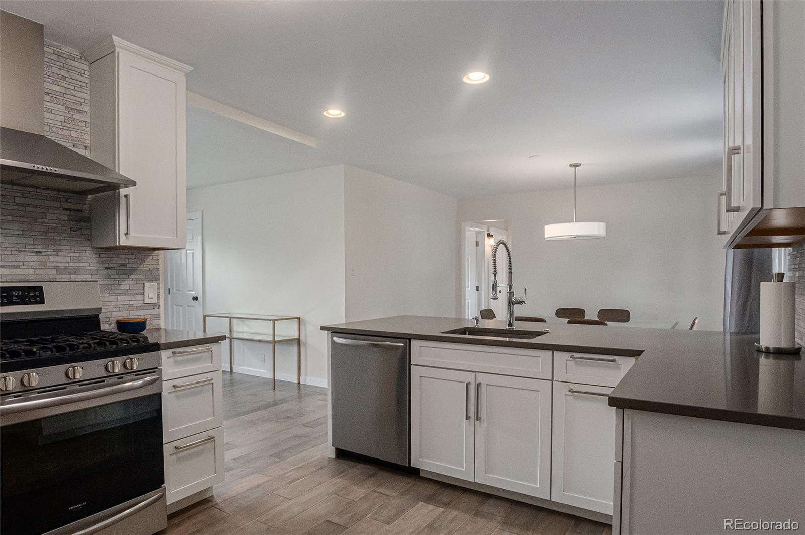 MLS Image #7 for 1694 s elm street,denver, Colorado