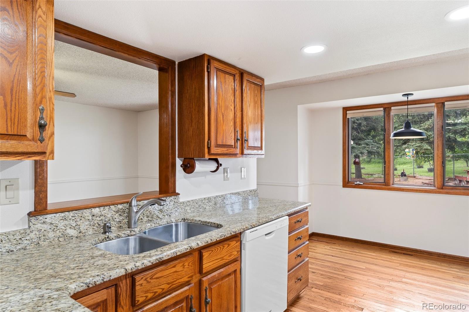MLS Image #12 for 405  union place,colorado springs, Colorado
