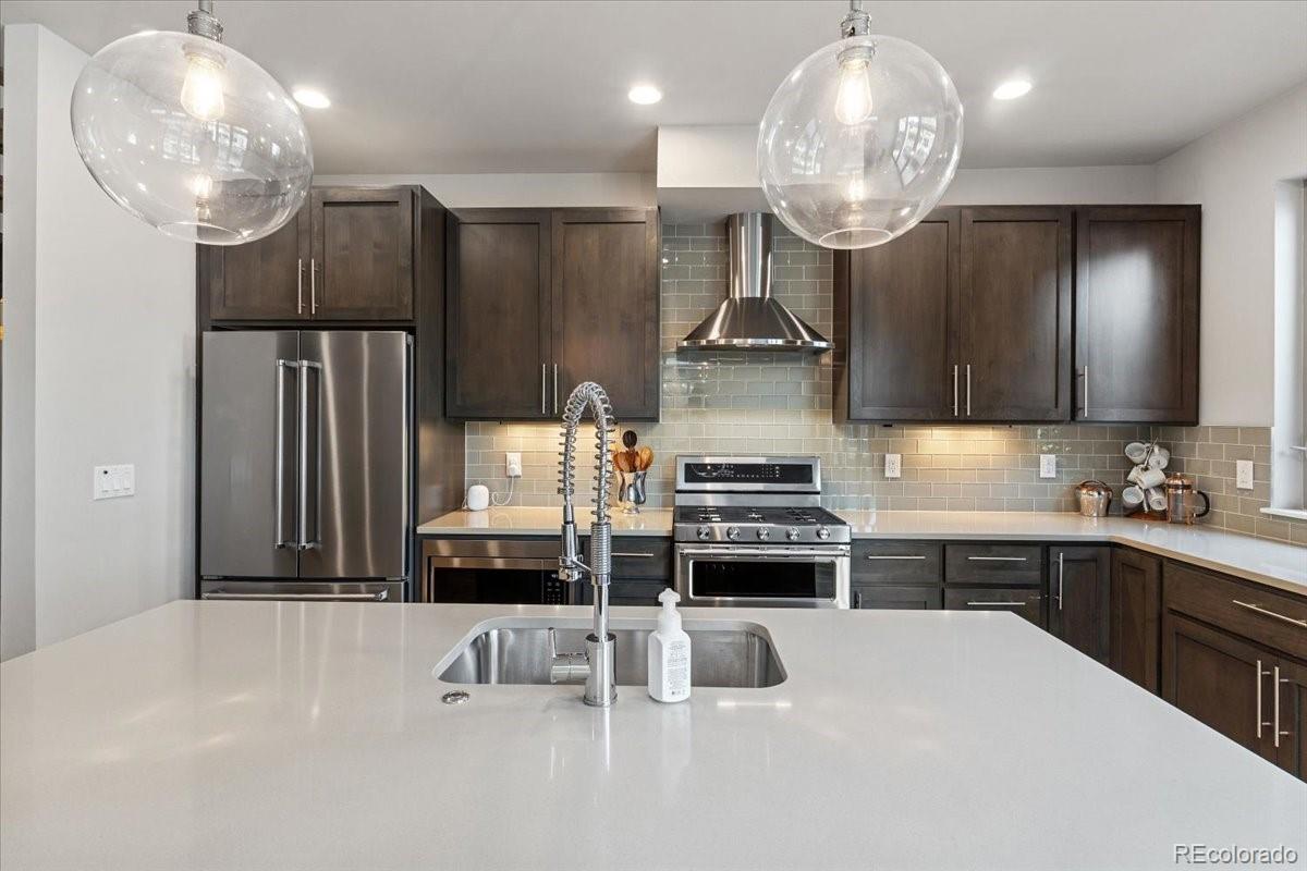 MLS Image #10 for 2420 s gilpin street,denver, Colorado