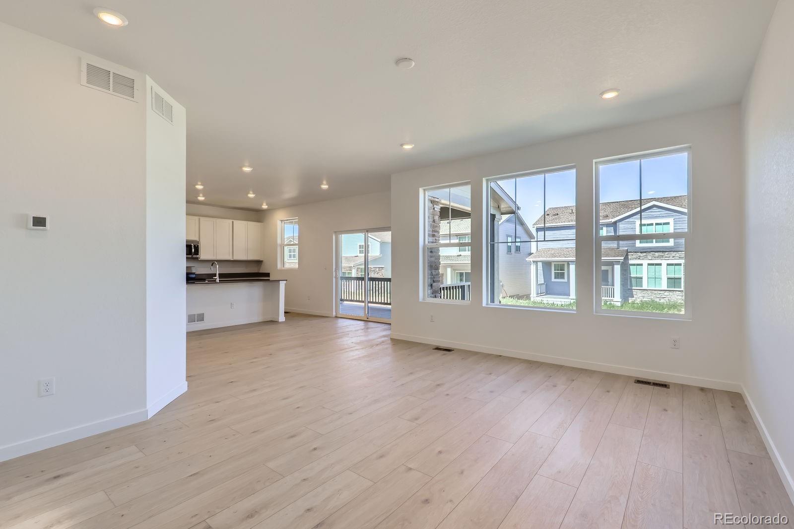 MLS Image #5 for 719 n deer park,watkins, Colorado