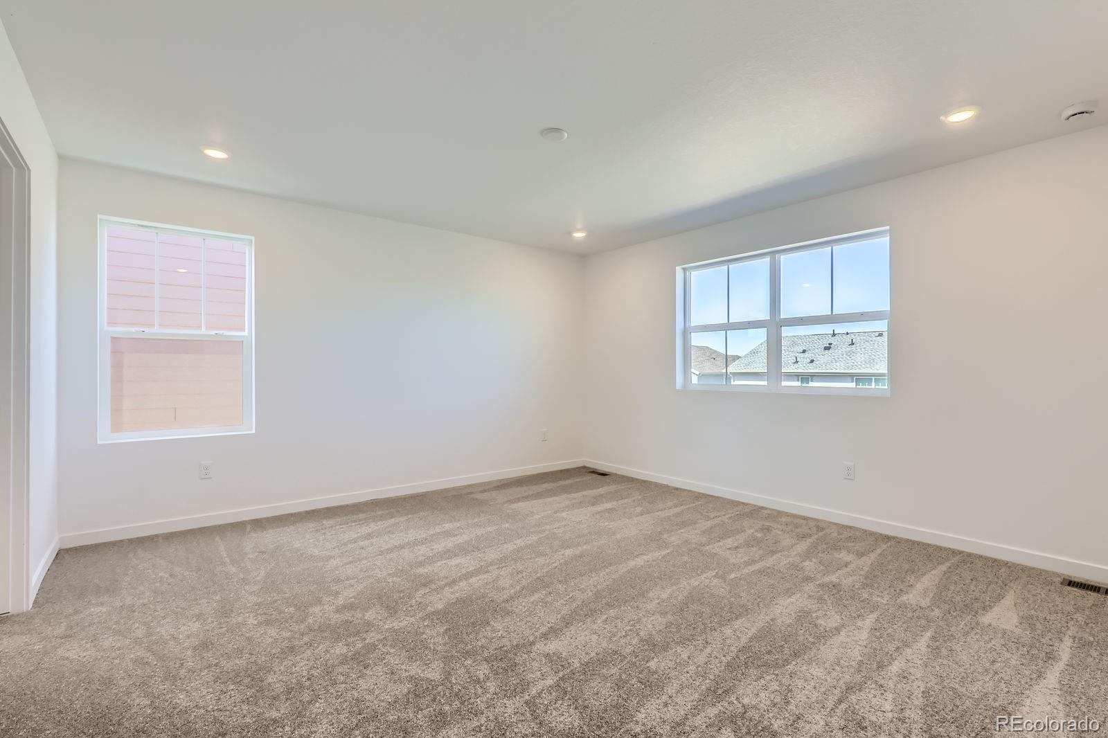 MLS Image #8 for 719 n deer park,watkins, Colorado