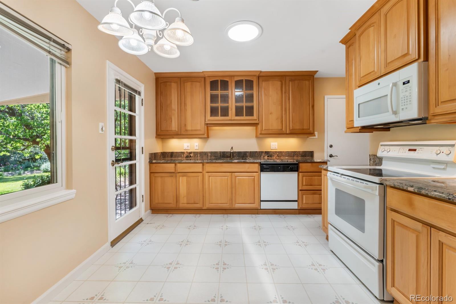 MLS Image #8 for 2698 s niagara street,denver, Colorado