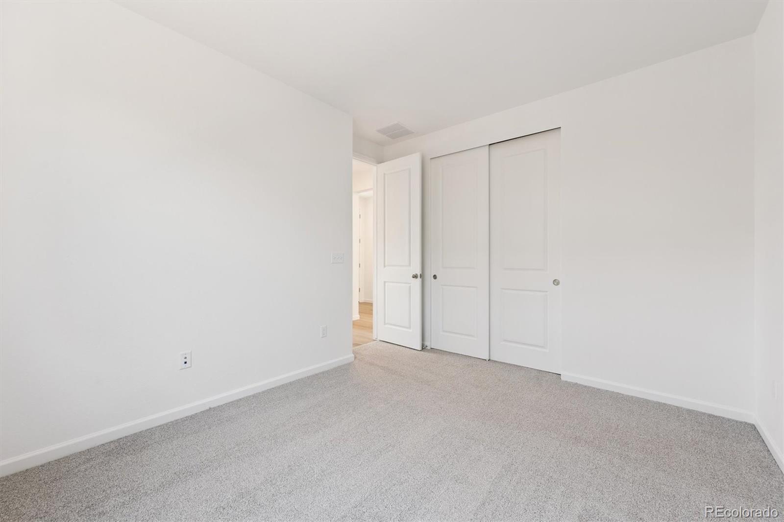 MLS Image #13 for 24745 e 41st avenue,aurora, Colorado