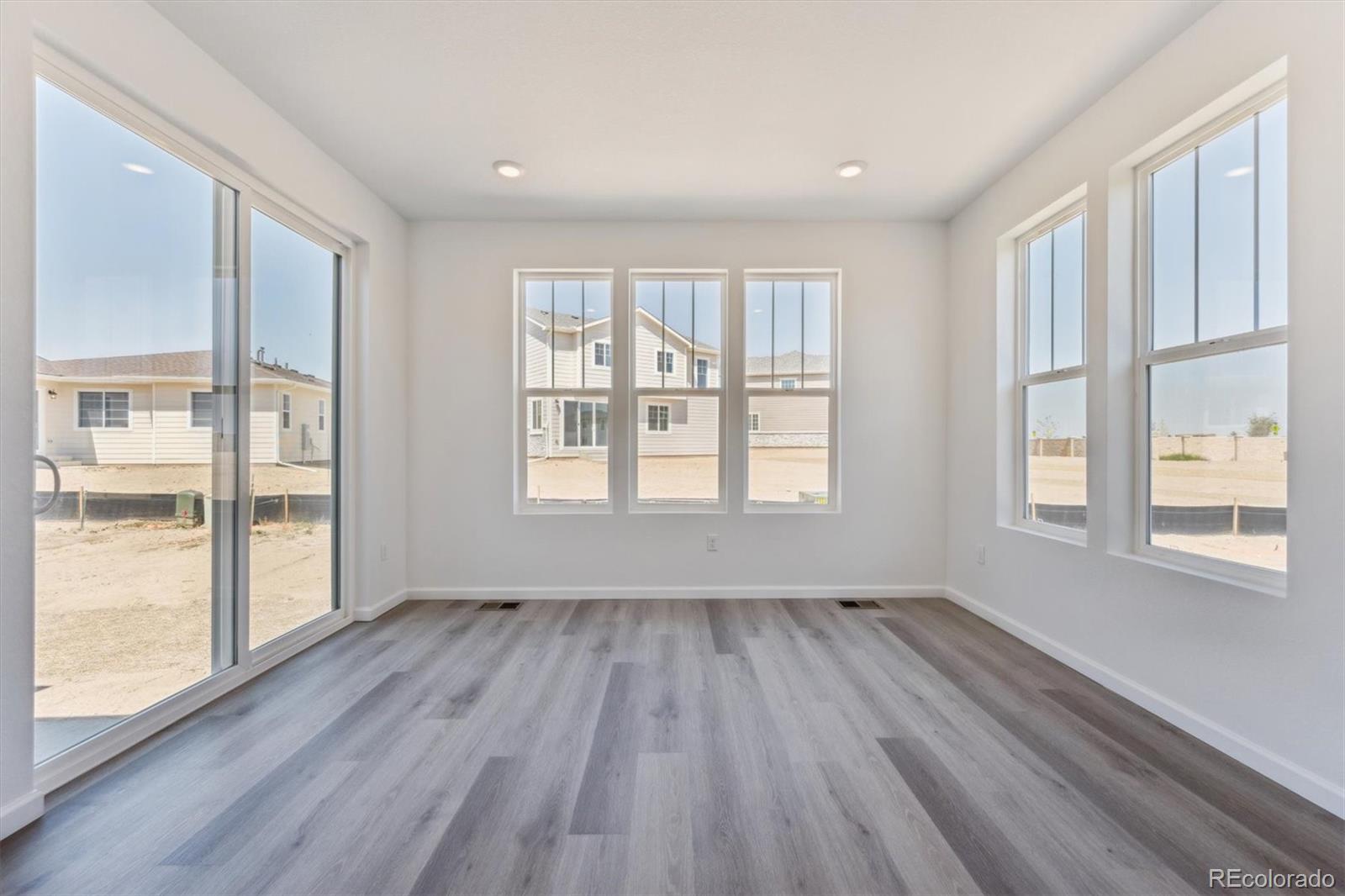 MLS Image #17 for 24745 e 41st avenue,aurora, Colorado