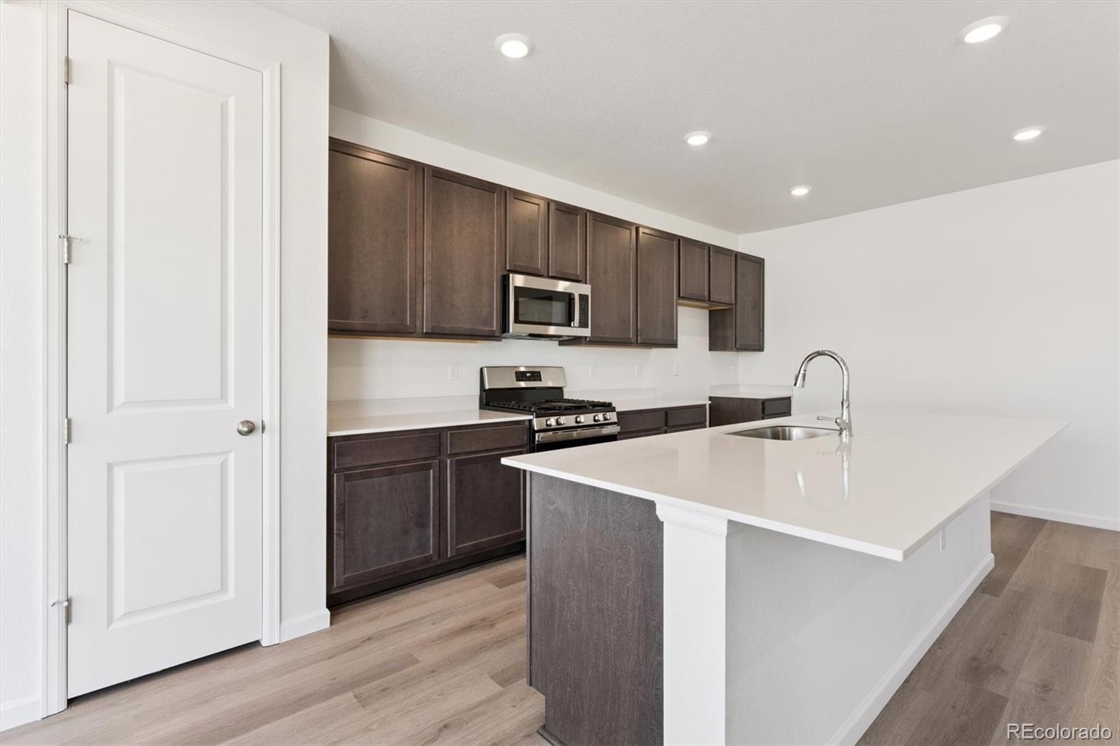 MLS Image #6 for 24745 e 41st avenue,aurora, Colorado
