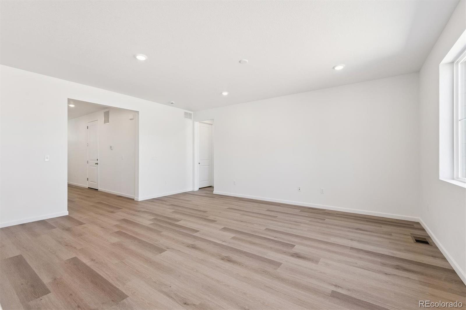 MLS Image #7 for 24745 e 41st avenue,aurora, Colorado