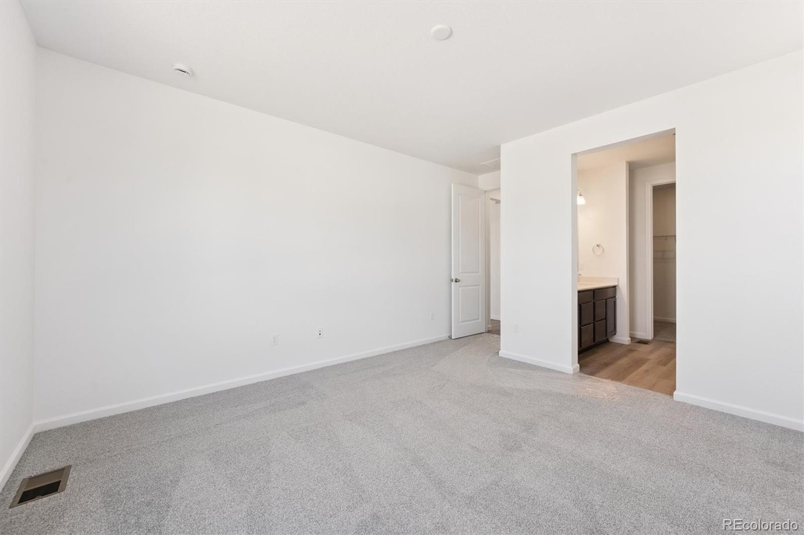 MLS Image #9 for 24745 e 41st avenue,aurora, Colorado