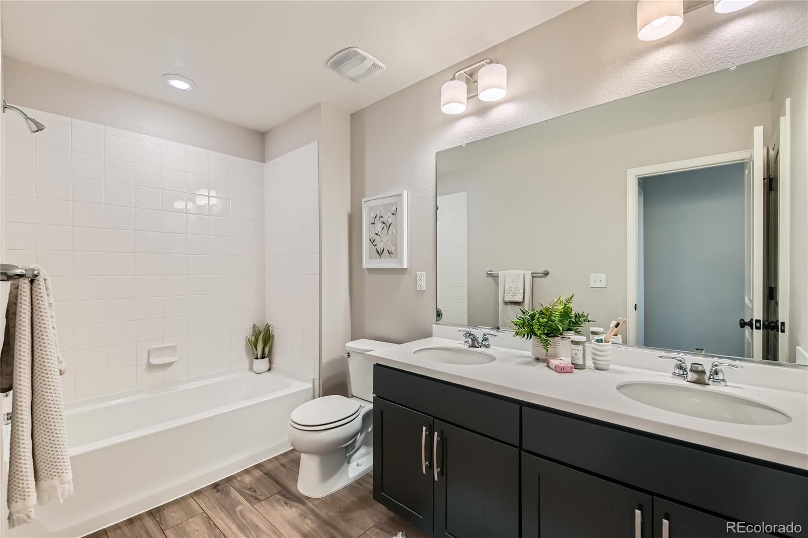 MLS Image #18 for 5975  hanover street,denver, Colorado