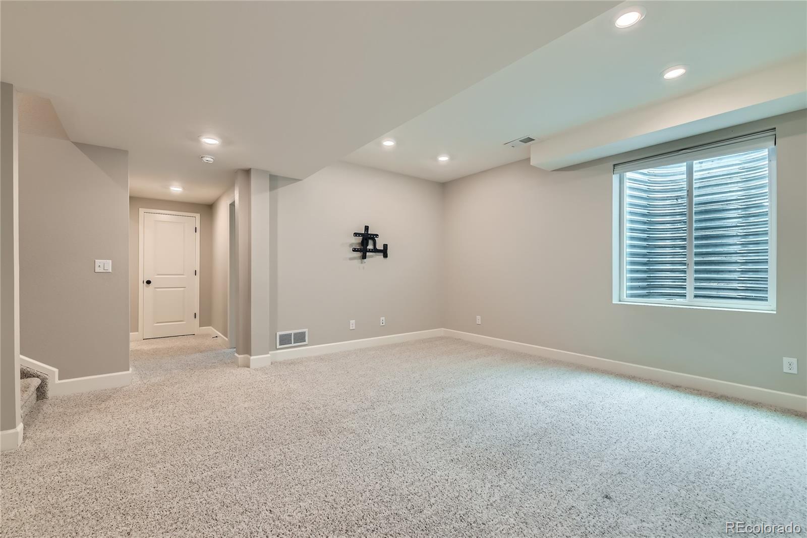 MLS Image #21 for 5975  hanover street,denver, Colorado