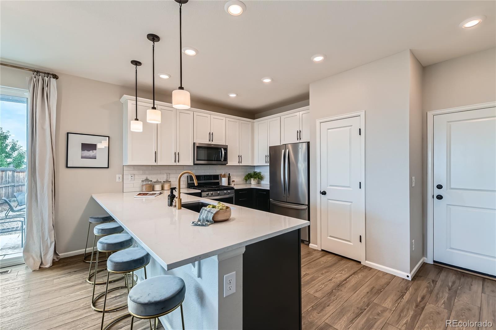 MLS Image #6 for 5975  hanover street,denver, Colorado