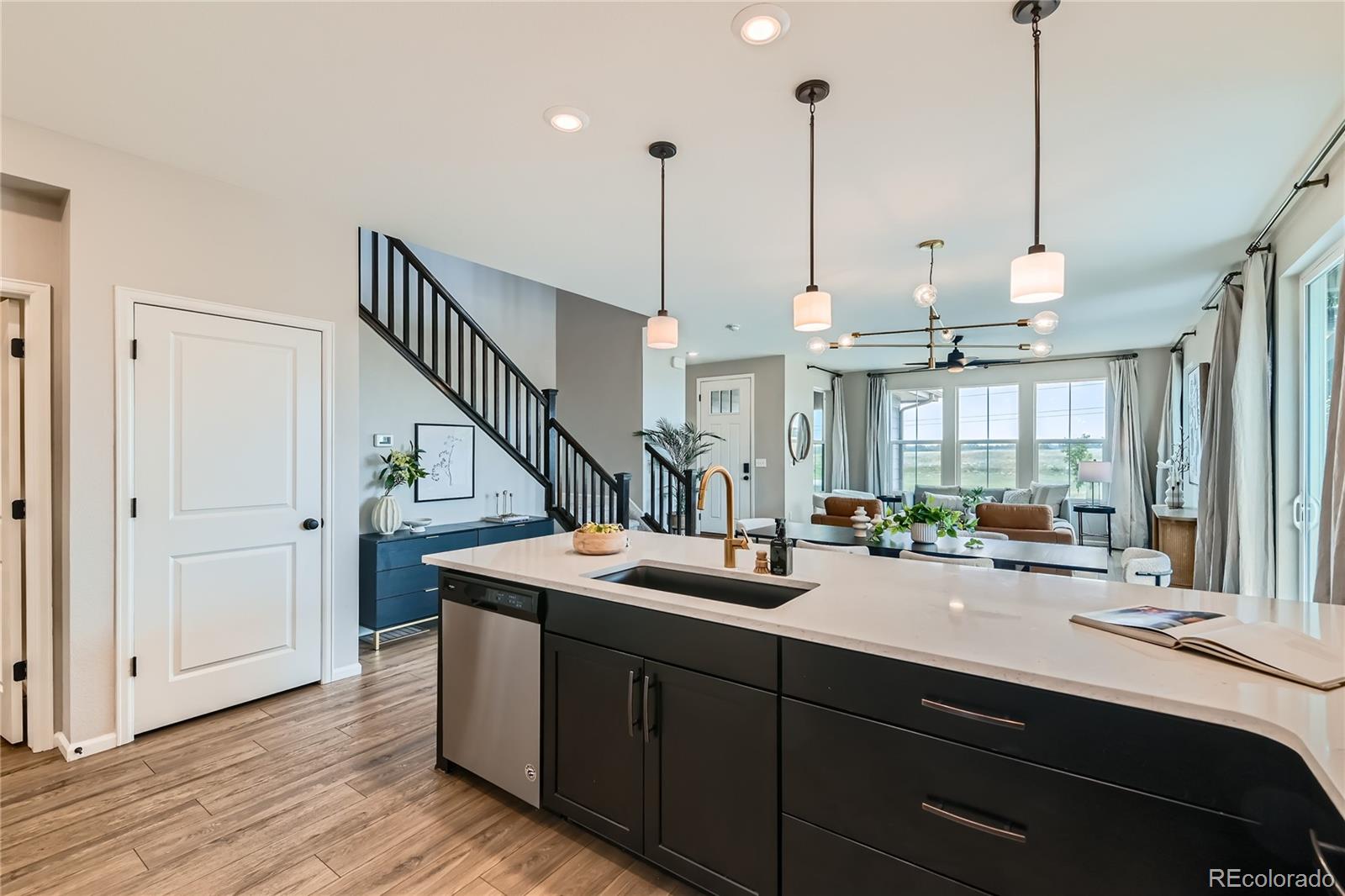 MLS Image #8 for 5975  hanover street,denver, Colorado