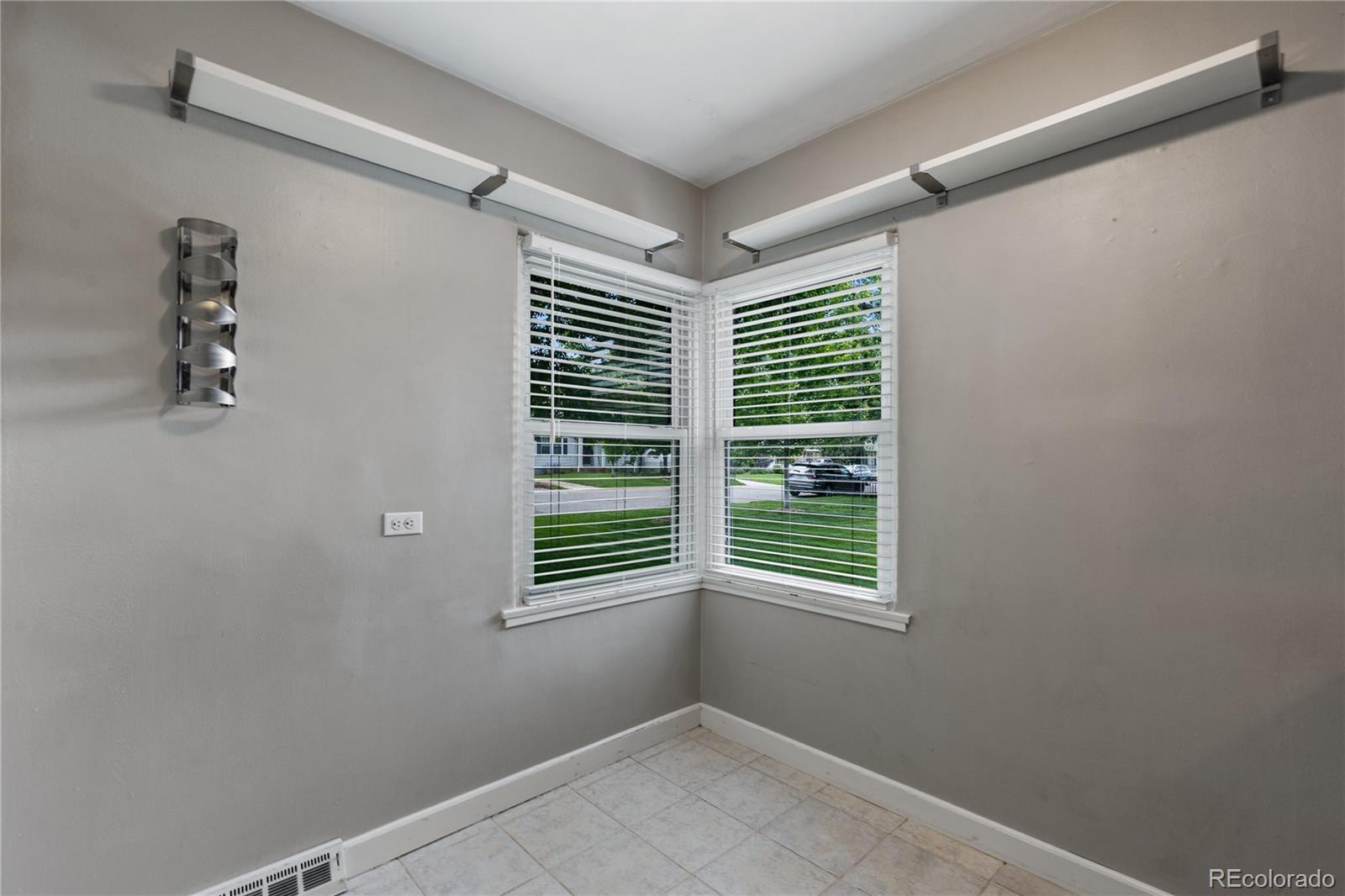 MLS Image #6 for 2640 s marion street,denver, Colorado
