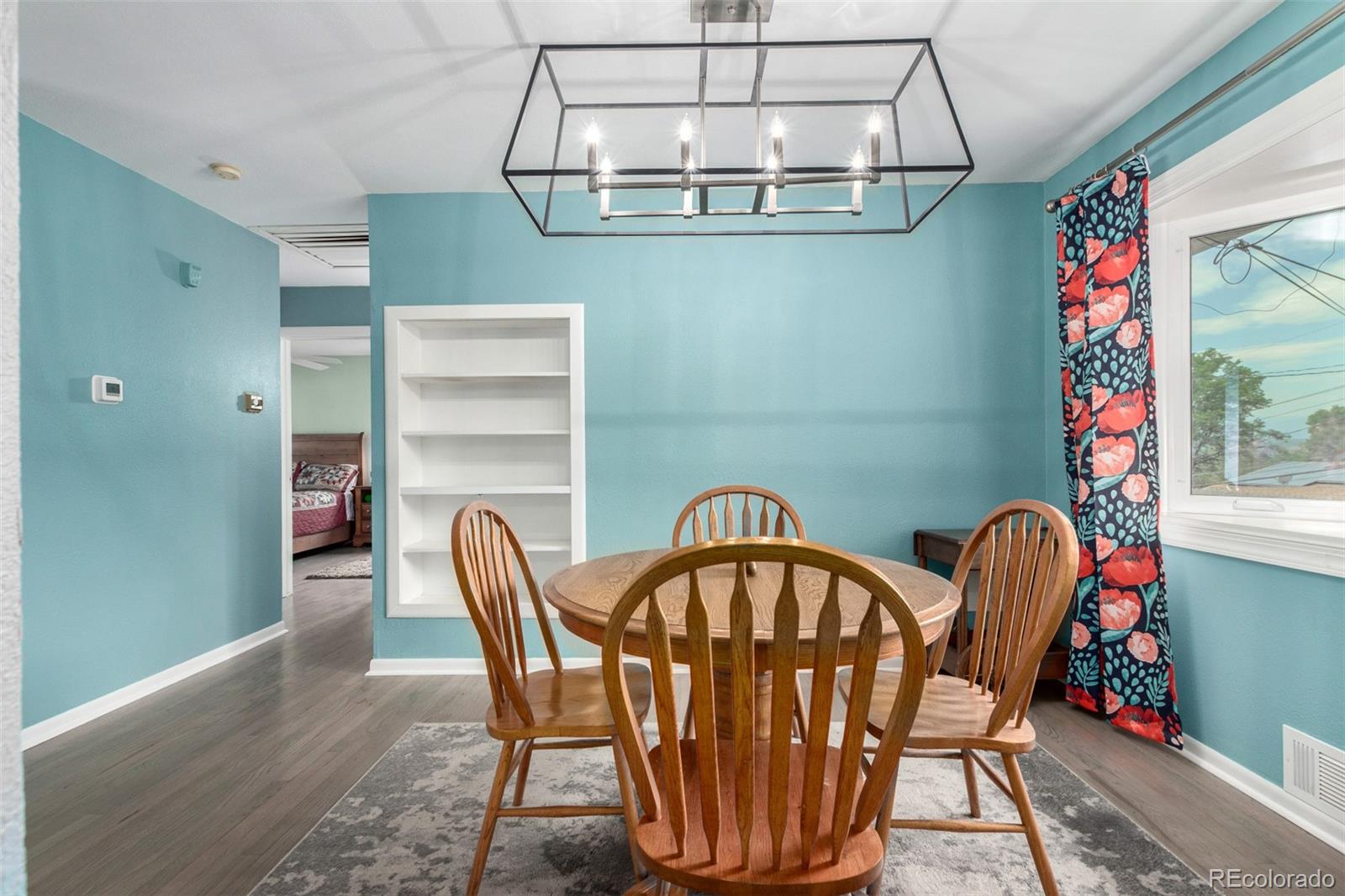 MLS Image #10 for 2733 s vrain street,denver, Colorado