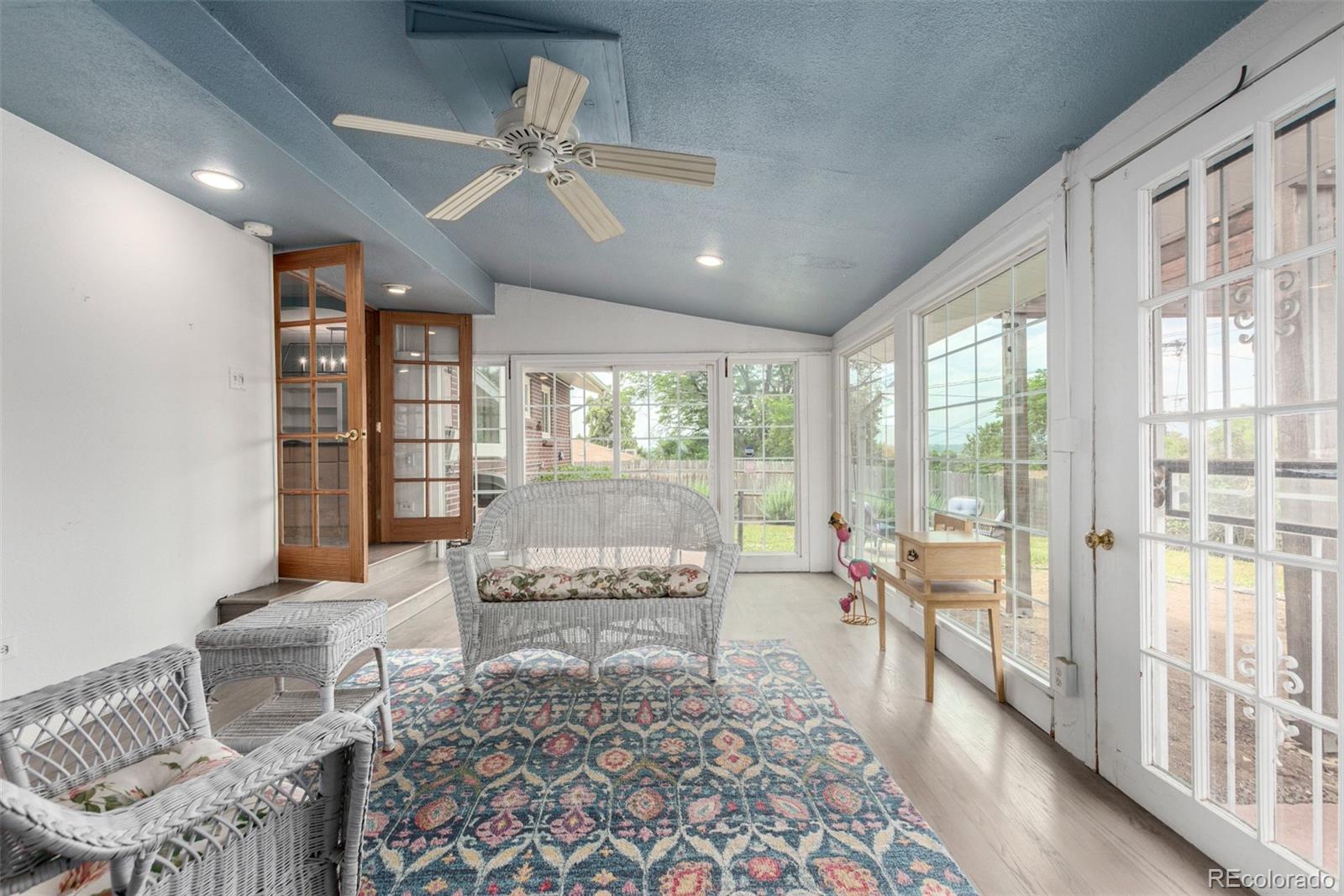 MLS Image #15 for 2733 s vrain street,denver, Colorado