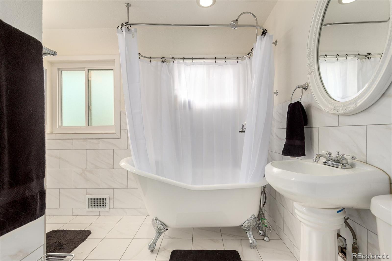 MLS Image #22 for 2733 s vrain street,denver, Colorado