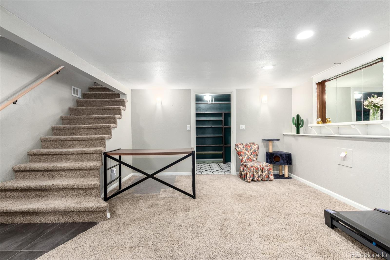 MLS Image #26 for 2733 s vrain street,denver, Colorado