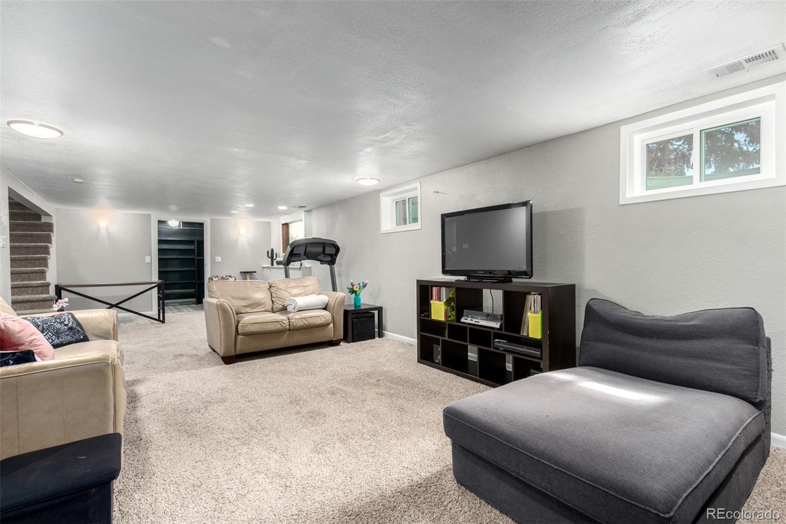 MLS Image #29 for 2733 s vrain street,denver, Colorado