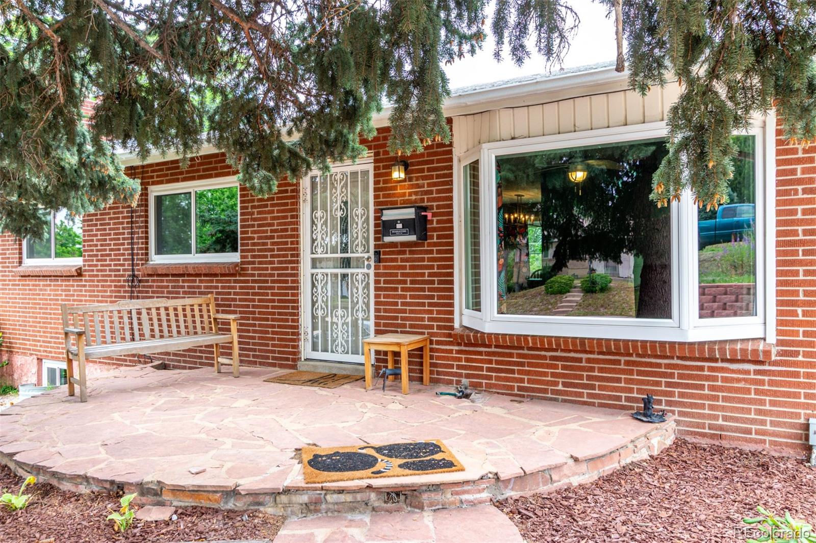 MLS Image #4 for 2733 s vrain street,denver, Colorado