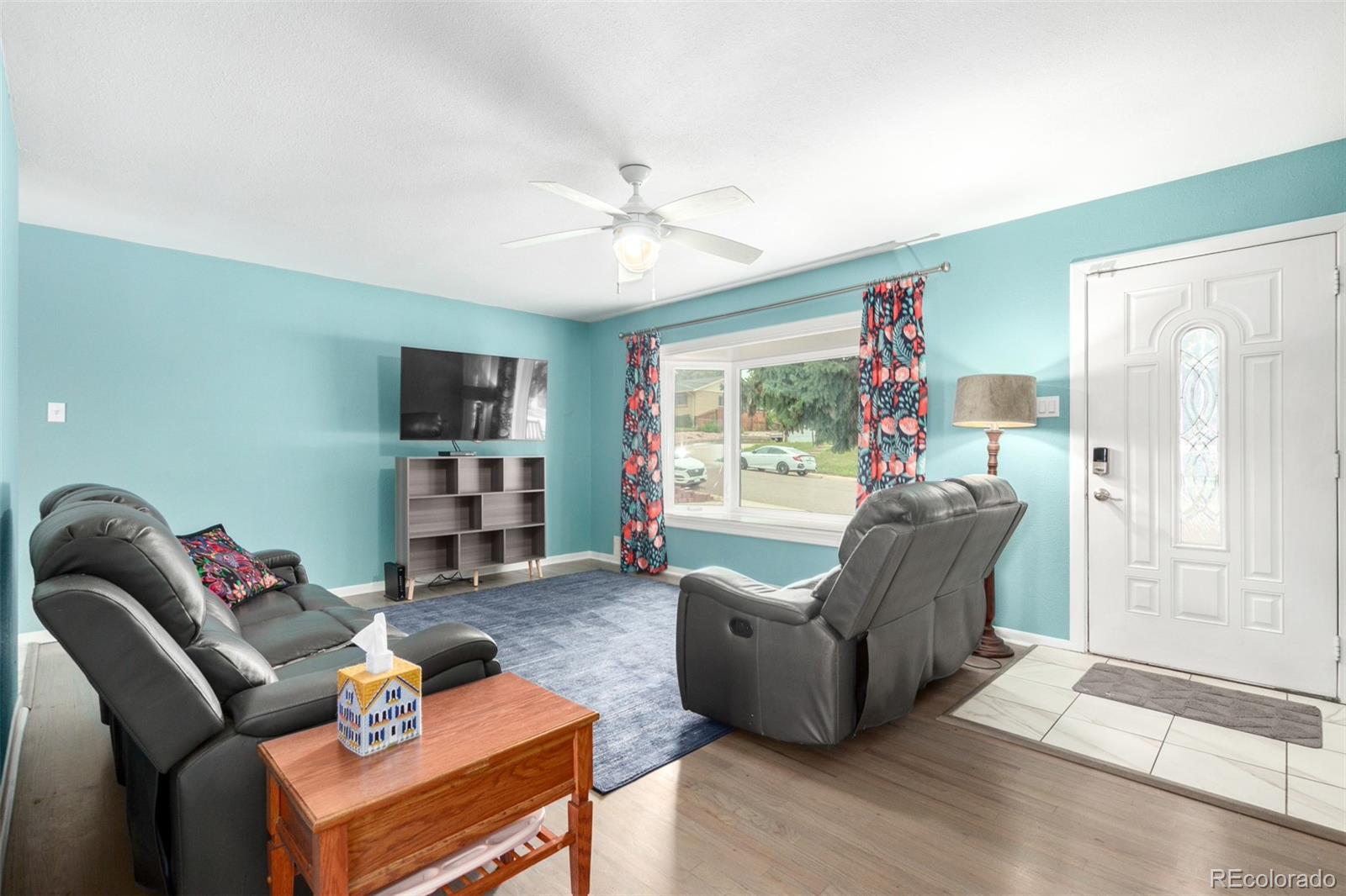 MLS Image #5 for 2733 s vrain street,denver, Colorado