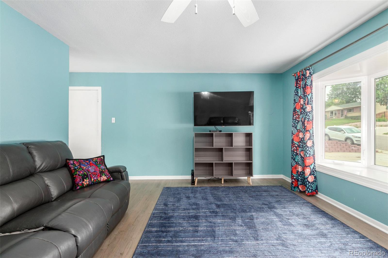 MLS Image #8 for 2733 s vrain street,denver, Colorado